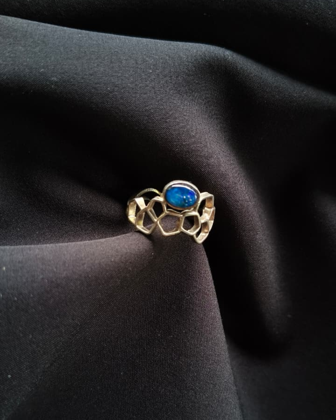 Anillo fractal con ópalo de Magdalena